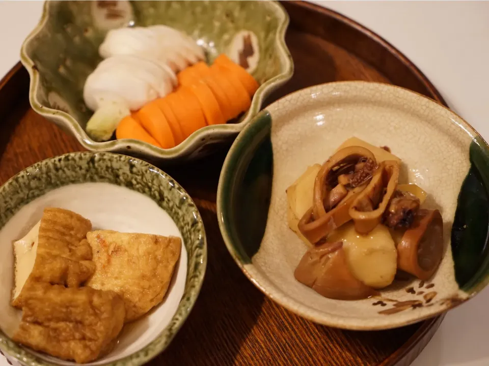 真イカの缶詰と冷凍保存しておいた里芋の簡単煮物。下茹でもイカの下処理も不要でとっても美味しい🤗|ユキ❄︎ミライさん