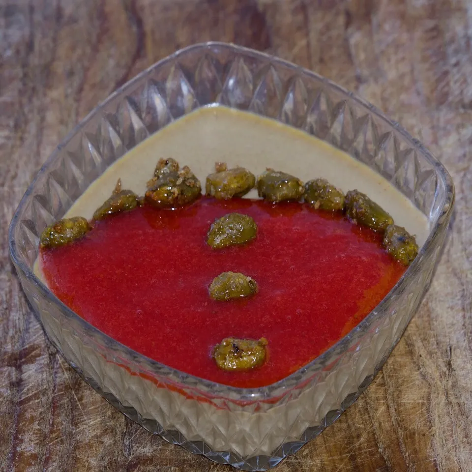 Snapdishの料理写真:Homemade Pistacchio Panna Cotta, Strawberries Coulis and Caramelized Pistacchio !!!!!!.|PHILIPPEさん