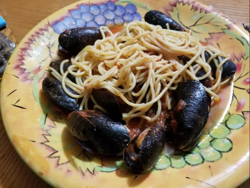 Mussels  Spaghetti Red Sauce|Frank Ortizさん