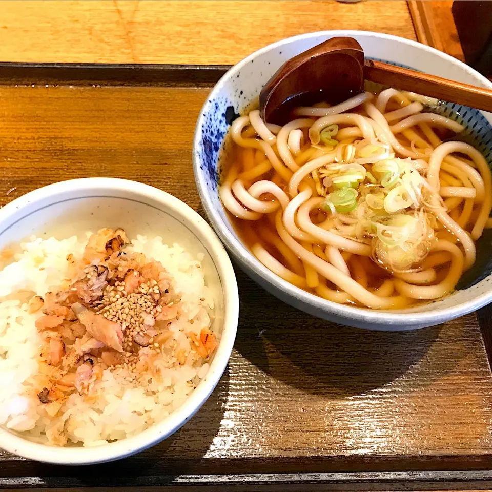 かけうどんと鮭ごはん|純さん