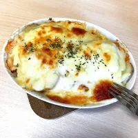 Snapdishの料理写真:ホクホク美味しい(๑❛ڡ❛๑)ポテトキムチグラタン🥔
 #ホクホク #ポテトキムチグラタン  #ポテト  #キムチ  #グラタン|あやかさん