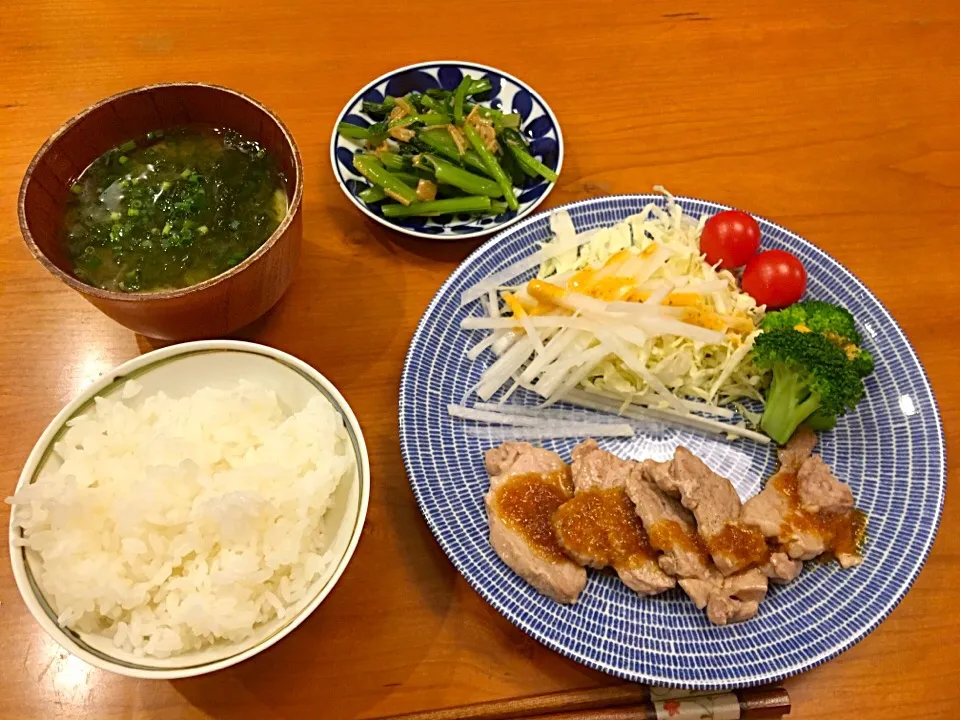 11/23 夕飯♪  ポークソテー  小松菜のなめ茸和え  アオサ海苔の味噌汁|ikukoさん