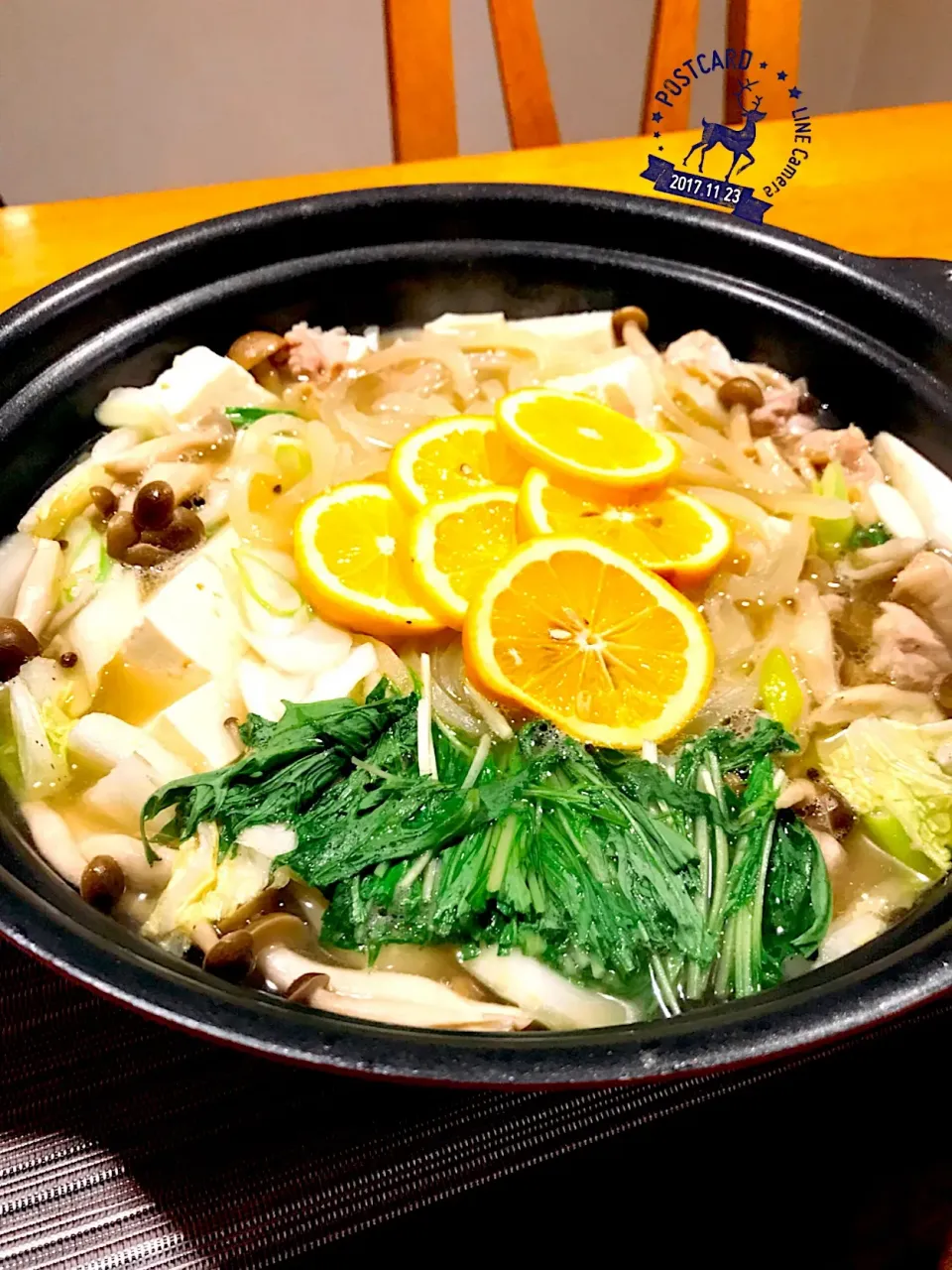 寒い日の晩メシ🍲

鳥塩レモン🍋鍋〜〜|まんぞーさん