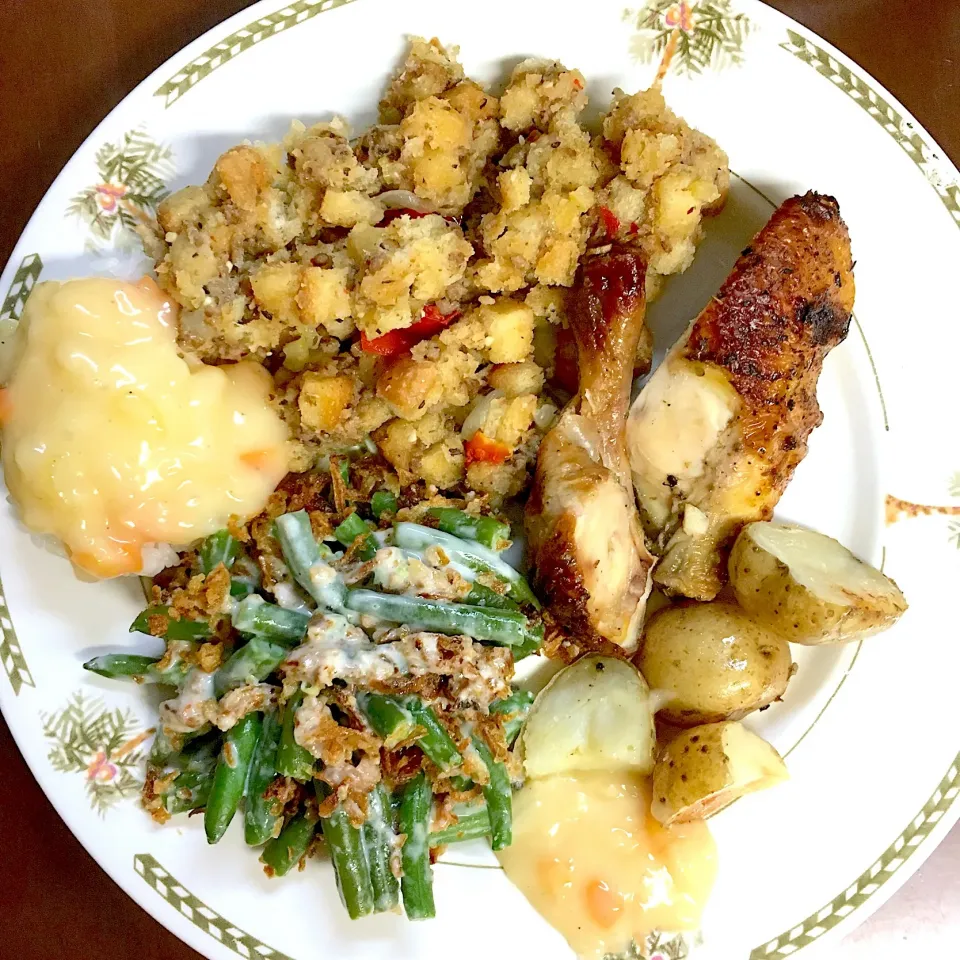 Happy Thanksgiving!
#Thanksgiving
#Stuffings
#GreenbeanCasserole|Mama Kathi Dinerさん