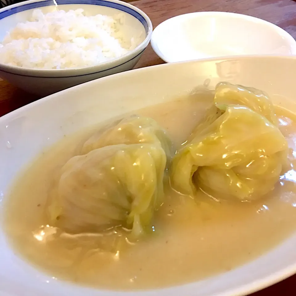 新宿アカシヤさんのホワイトロールキャベツ😋|アライさんさん