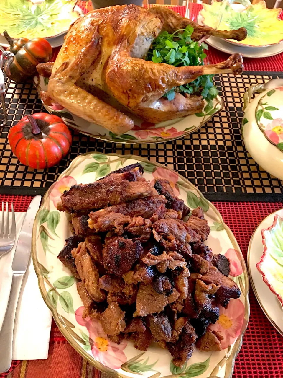 Snapdishの料理写真:Roasted Turkey & Bbq Pork & Ribs  #turkey  #bbqribs #bbqpork #inihaw|🌺IAnneさん