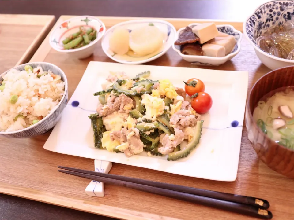 ゴーヤチャンプル
枝豆と桜海老の炊き込みご飯
いんげんの胡麻和え
高野豆腐
大根の煮物
ところてん
お味噌汁|NAKATAさん