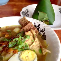 soto madura Cak Choirul, Juanda, Surabaya  #indonesia  #indonesianfood  #surabaya|Tyas Kasmariさん