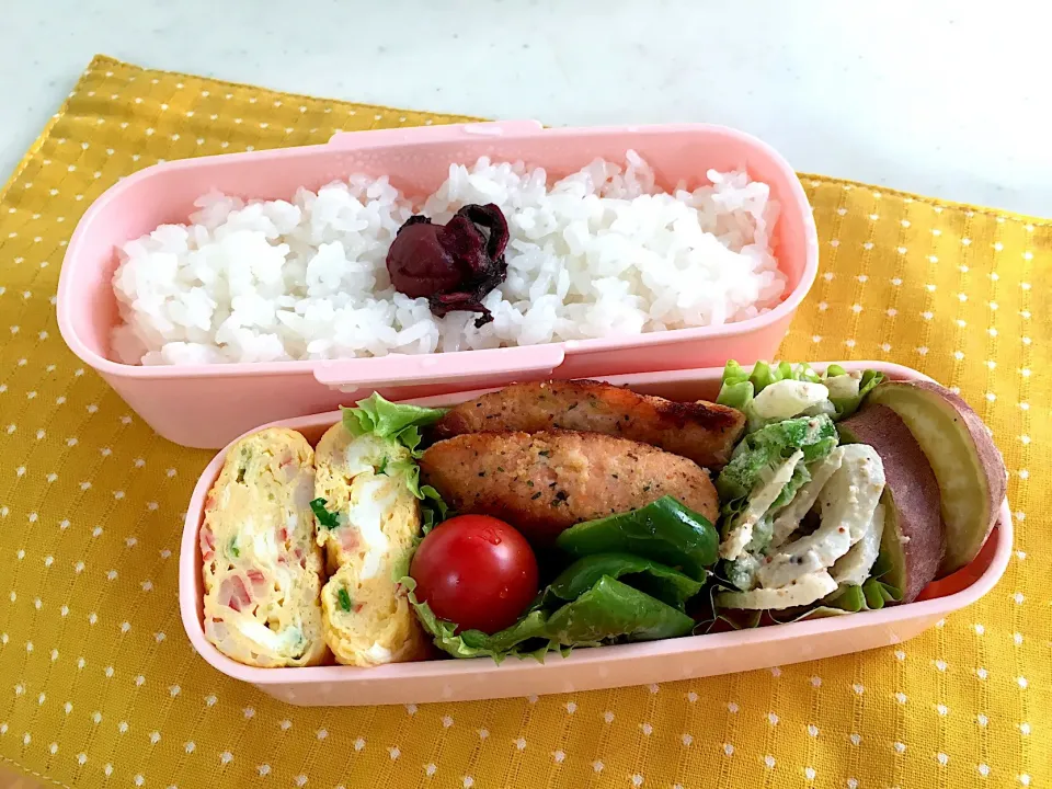 今日のお弁当🍱
サーモンのパセリパン粉焼き✨|くっきいさん