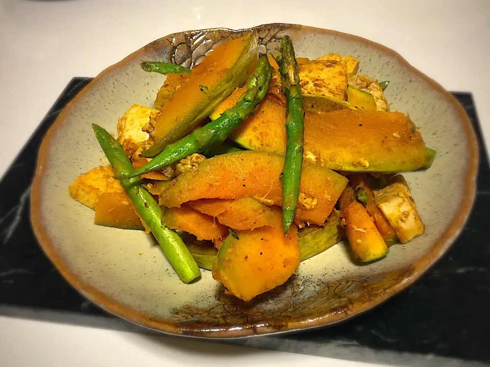 tachiさんの料理 かぼちゃとチキンのカレー焼き  ホクホクかぼちゃが旨い🎃|佐野未起さん