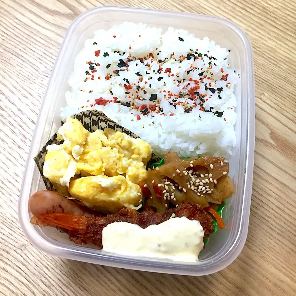 土曜日の旦那さんのお弁当☺︎あっ、トマト入れるの忘れてたσ(^_^;)
 #お弁当記録|むさけんさん