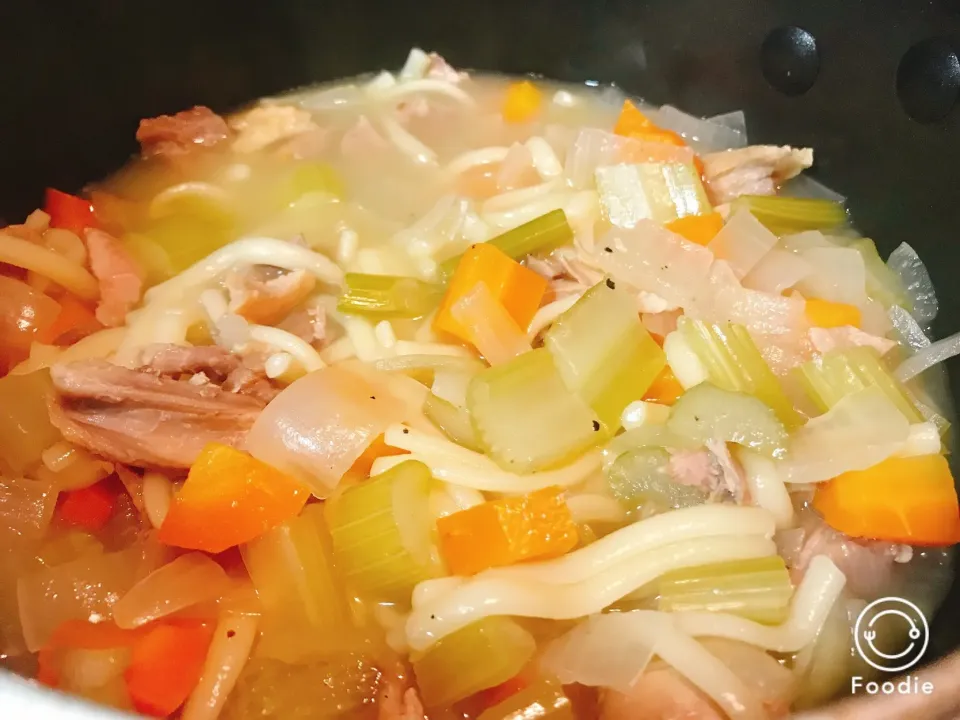 Snapdishの料理写真:Thanksgiving leftover - turkey noodle soup|Josh Fieldsさん