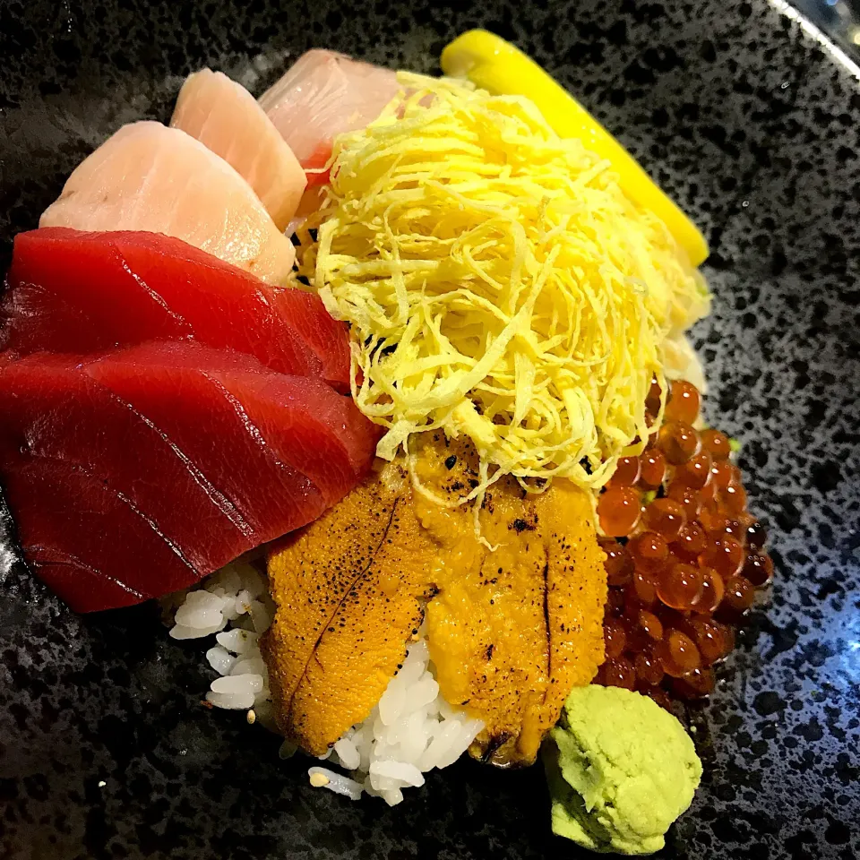 Snapdishの料理写真:uni chirashidon|hweeyhさん