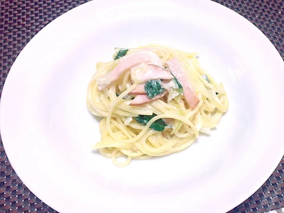 今日は友達にクリームパスタを作ってあげました😋
美味しく作れたし友達も喜んでくれてよかったです
 #クリームパスタ|サクさん