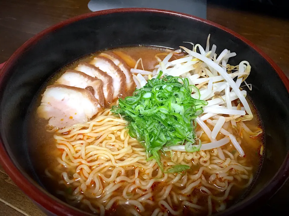 自分賄い飯
サッポロ一番
みそラーメン|ちゅら夏さん