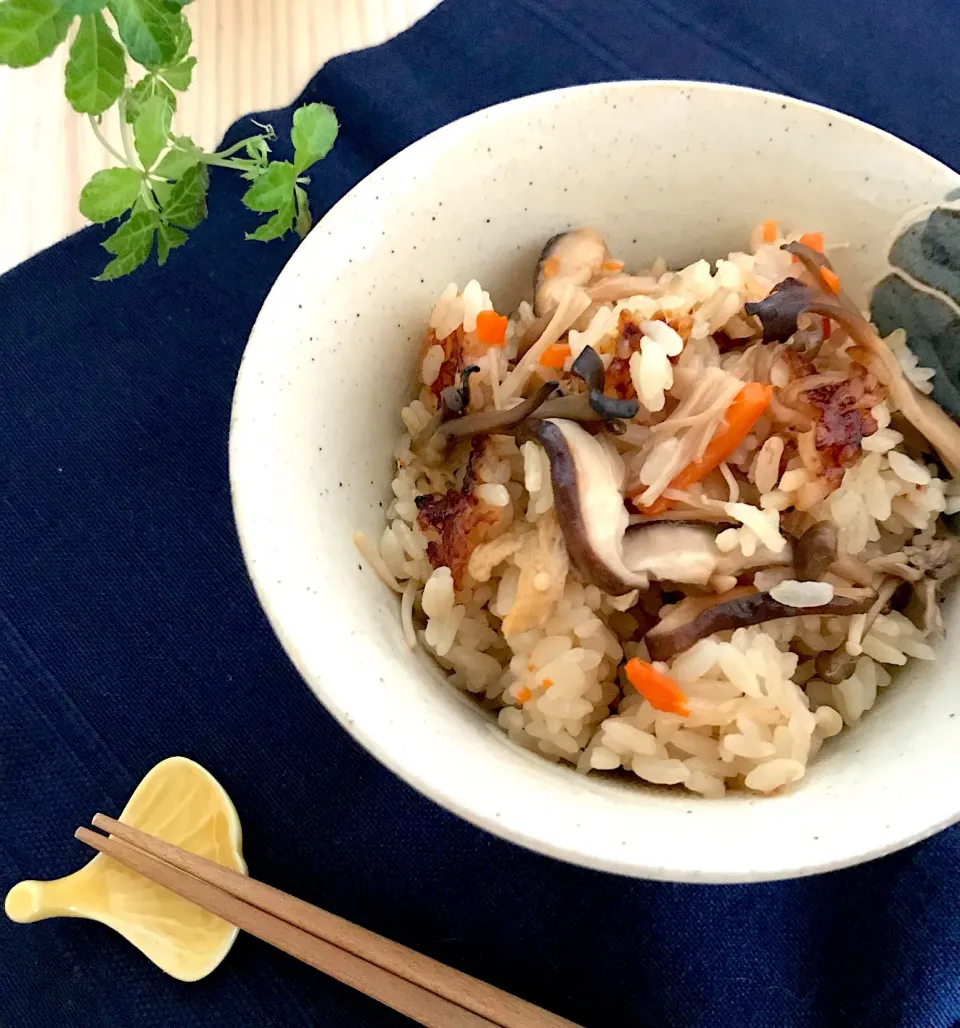 🍄きのこ沢山🍄香ばしおこげの きのこ炊き込みごはん🍚|Hollyさん