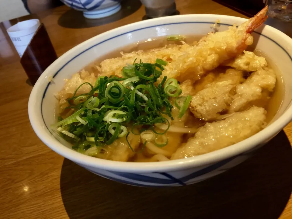 ごぼう天うどんに トッピングは海老🦐フライ💕|keikoさん