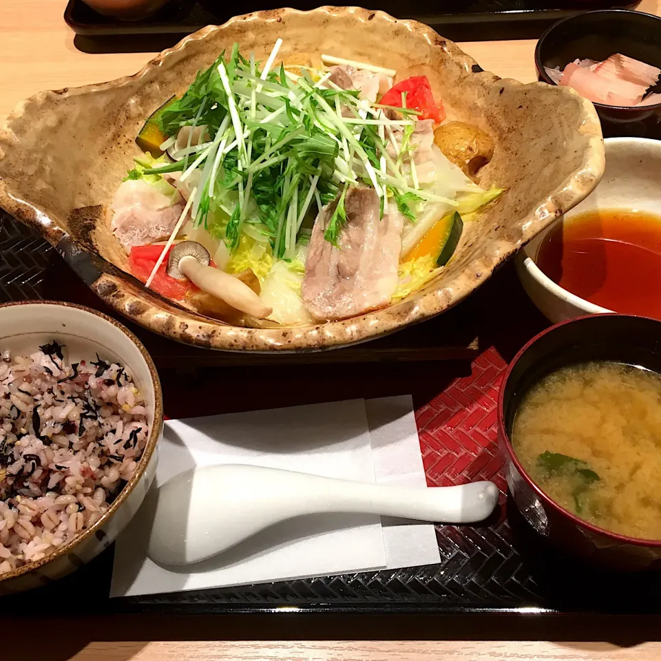 蒸し鍋定食|天城心中さん