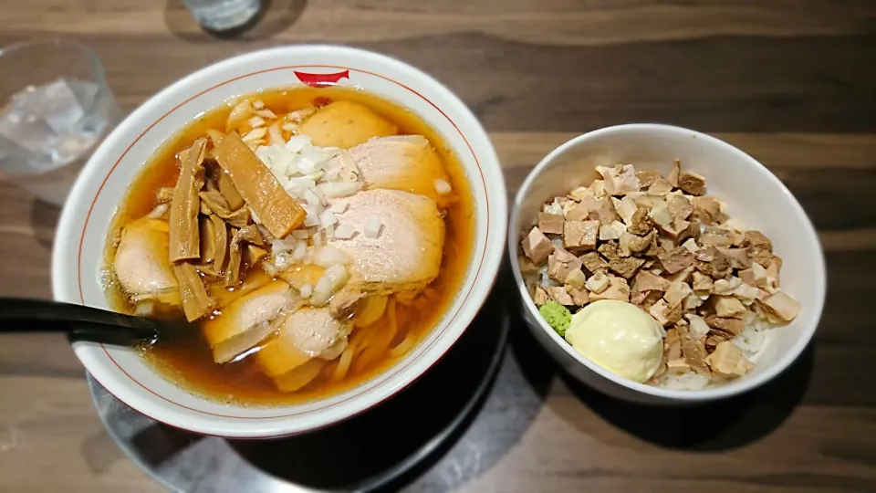 鶏と煮干しの中華そば 市松 煮干し醤油 豚チャーシュートッピングと市松ごはん|ミナミ ヒロヤさん