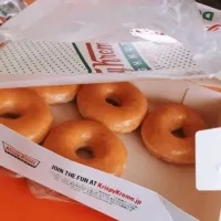 Snapdishの料理写真:Krispy Kreame donuts|Opal (sun)さん