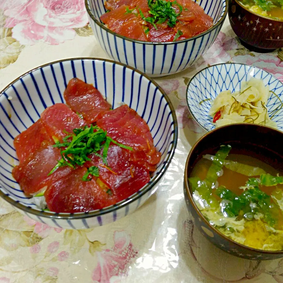 2017/11/26/（日）　
まぐろの切り落としがお値打ち　　　　　　　　　　　　　　　　
　　　　　　　　　だったので漬け丼|たえさん