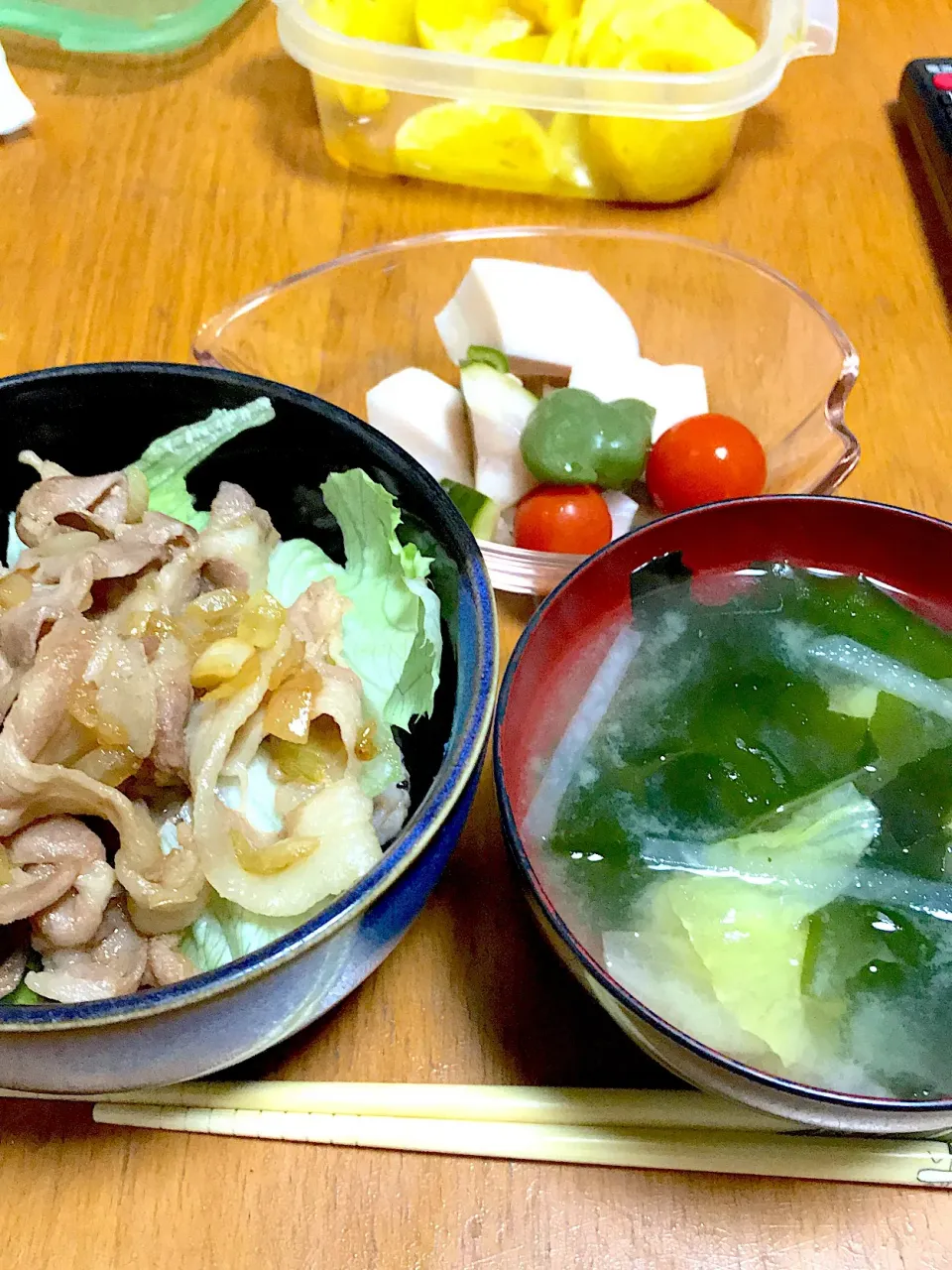 #玄米で豚丼
#野菜の甘酢漬け
#大根とキャベツとワカメの味噌汁
#たくあん|みかんさん