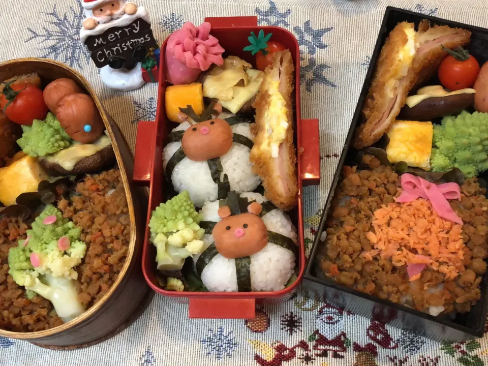 #クリスマス弁当  #トナカイお握り #ベルそぼろお弁当 #学生弁当  #娘のお弁当  #旦那さんお弁当  #息子のお弁当|Yuki Kawasumiさん