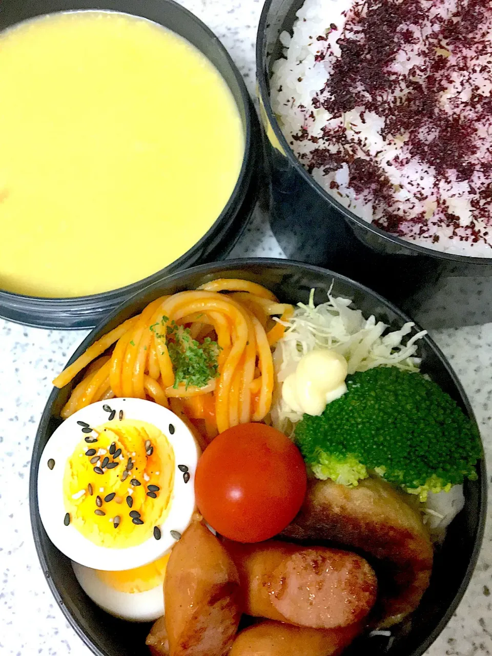 夫お弁当☆
#Campbell #キャンベルスープ #チキンスープ#ウインナー#ハンバーグ #ゆかりご飯|かねしろ食堂さん