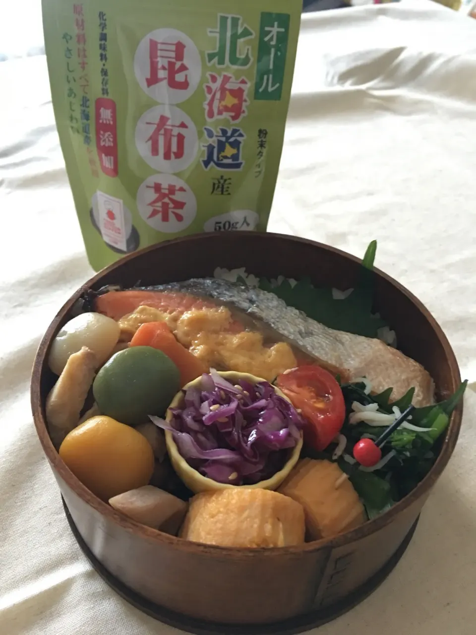 Snapdishの料理写真:🌿鮭のマヨ味噌焼き🌿小松菜としらすの昆布茶和え🌿カラフルこんにゃく入りの筑前煮🌿紫キャベツのナムル|♡Shïmákö♡さん