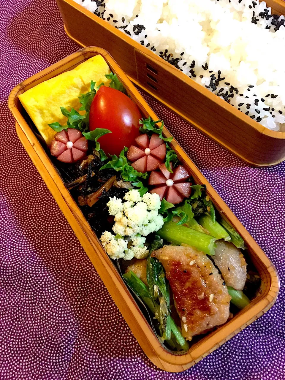 Snapdishの料理写真:豚トロと小松菜のねぎ塩だれ炒め弁当🐷|udomegu☆さん