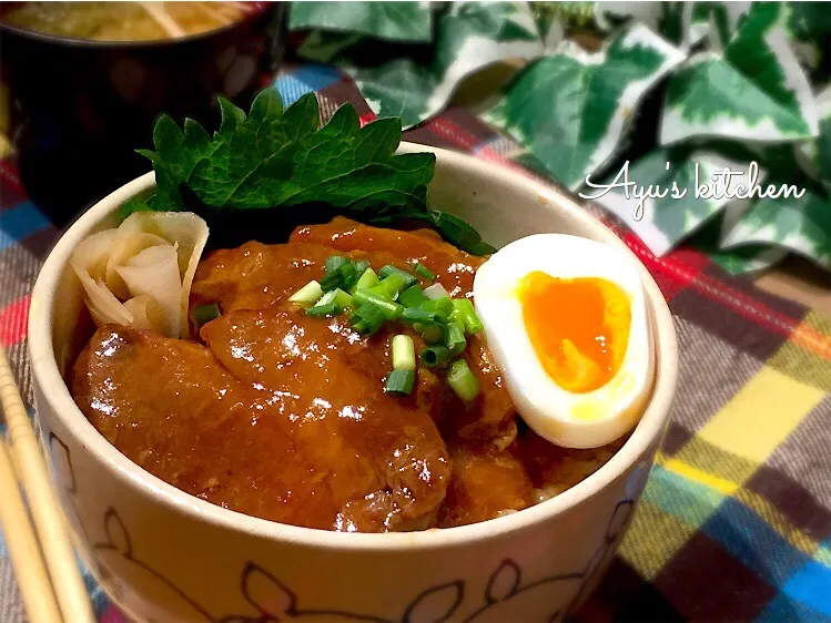 豚肩ロースの角煮丼🐷|あゆさん