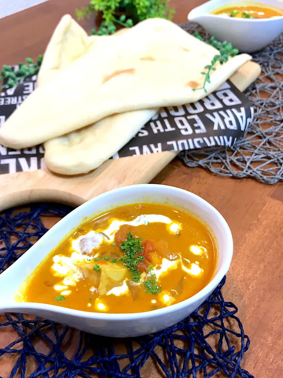 バターチキンカレーとナン|アパッチさん