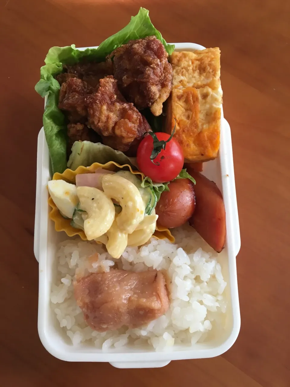 11月28日  お嬢弁当🎶
久しぶりに ちゃんと作った❗️
唐揚げ弁当  マカサラ  玉子焼き  ウィンナー‼️|みゆさん