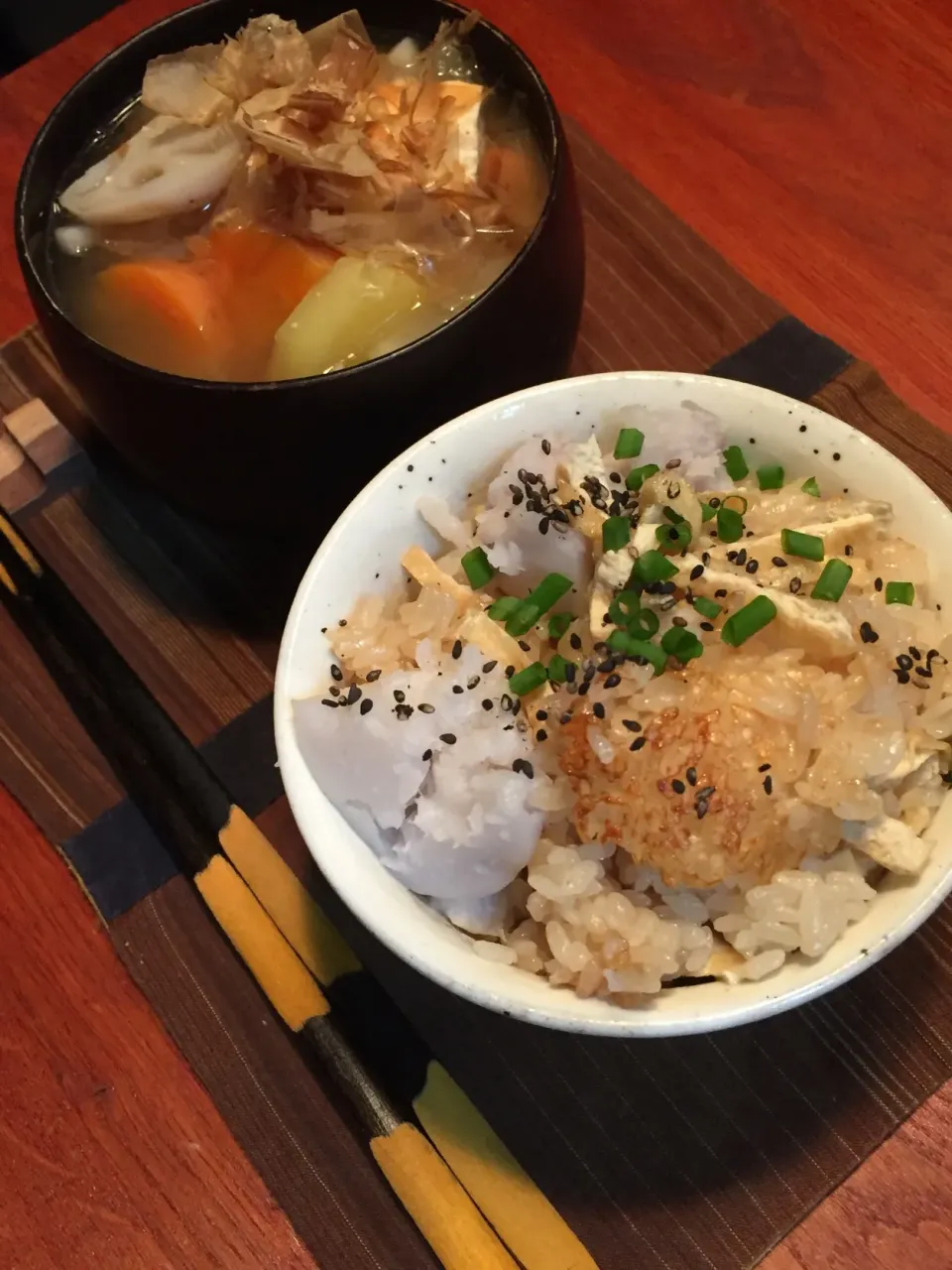 とも吉💂の里芋と揚げの炊き込みご飯💕👍😋✨|ボンバーさん