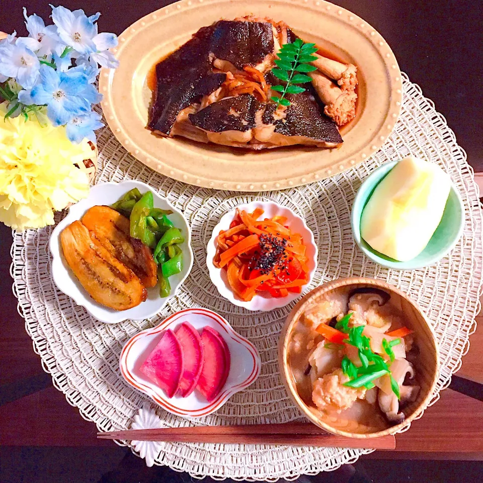 ❃子持ちカレイの煮付け
❃なすの蒲焼き
❃金針菜とパプリカとにんじんのきんぴら
❃冬野菜と豆腐つくねのあったか椀
❃紅大根の甘酢漬け|はらしおりさん