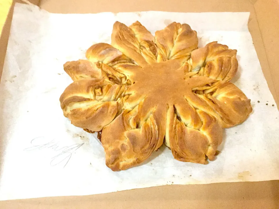 Snapdishの料理写真:Apple star bread|John Baker Greskiewiczさん