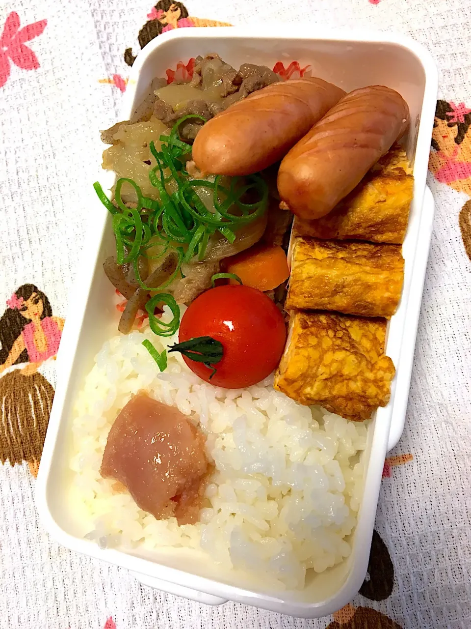 11月29日 お嬢弁当🎶
肉じゃが  玉子焼き  ウィンナー プチトマト🍅
今週は これが最後❗️|みゆさん