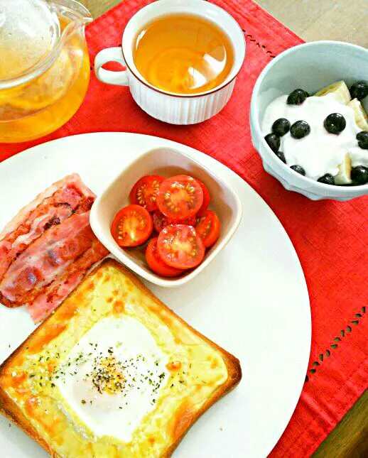 ユズハチミツ紅茶始めました🍊
ラピュタパンと一緒にブランチ🍴|makikoさん