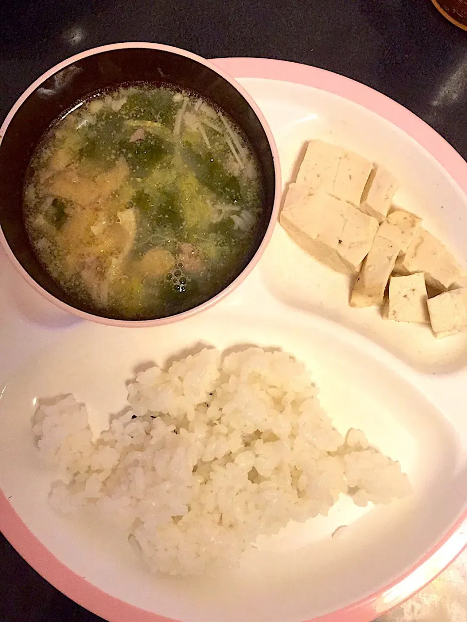 離乳食 夜
・ごはん
・ごま豆乳鍋
・りんご(写真なし)|ぺろたんさん