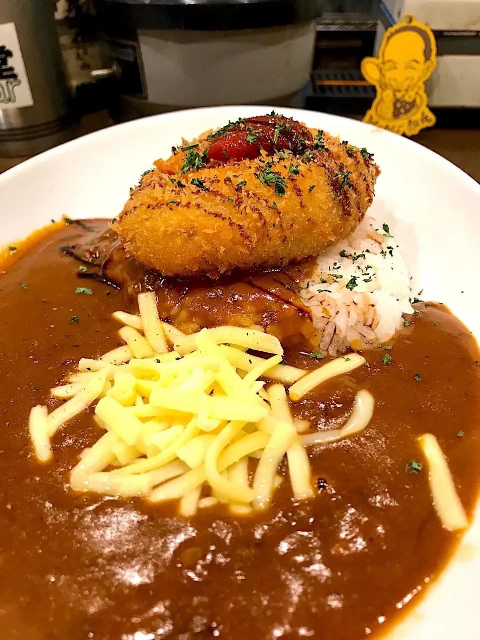 Snapdishの料理写真:大判！！クリーミー❤️じゃが芋コロッケカレー＠Two Sam's Up（本町）の週替わり|大阪カレー部長さん