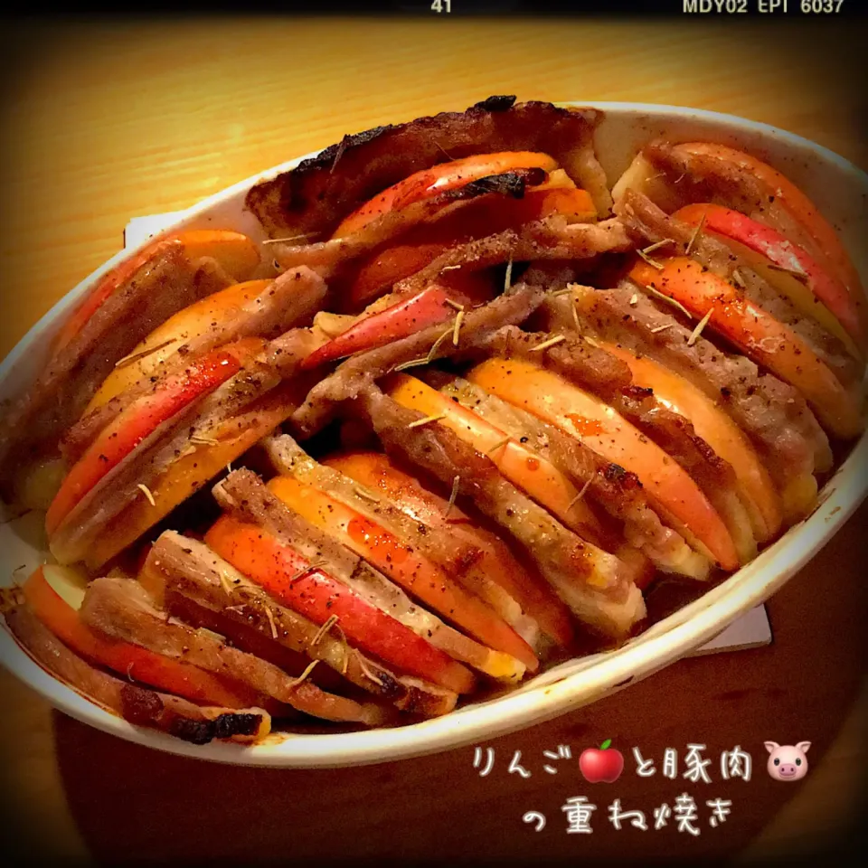 Snapdishの料理写真:ちぽちゃんのりんごと豚肉の重ね焼き
 #ヤマサ鮮度の一滴プレミアムしょうゆ|ともきーた (伊藤 智子)さん