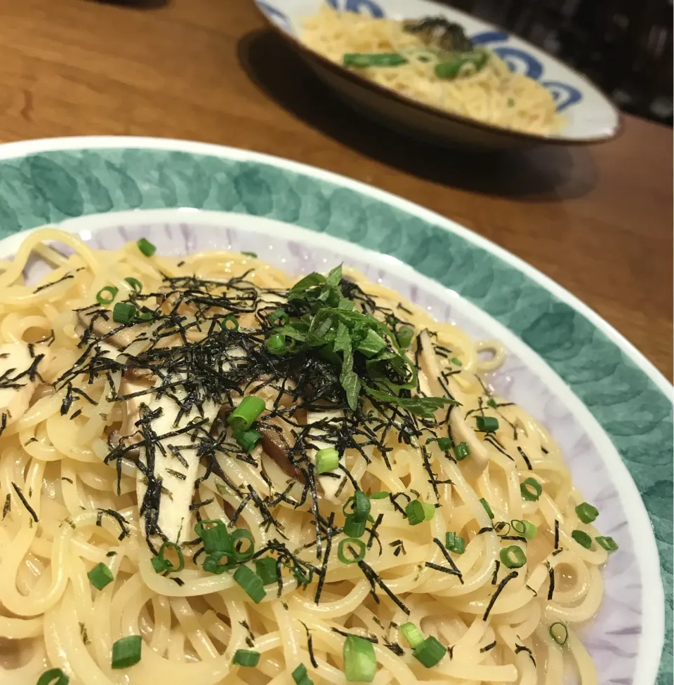 Snapdishの料理写真:今日はランチ
#鎌倉パスタ
#和風きのこの醤油パスタ🍝|かさゆりさん