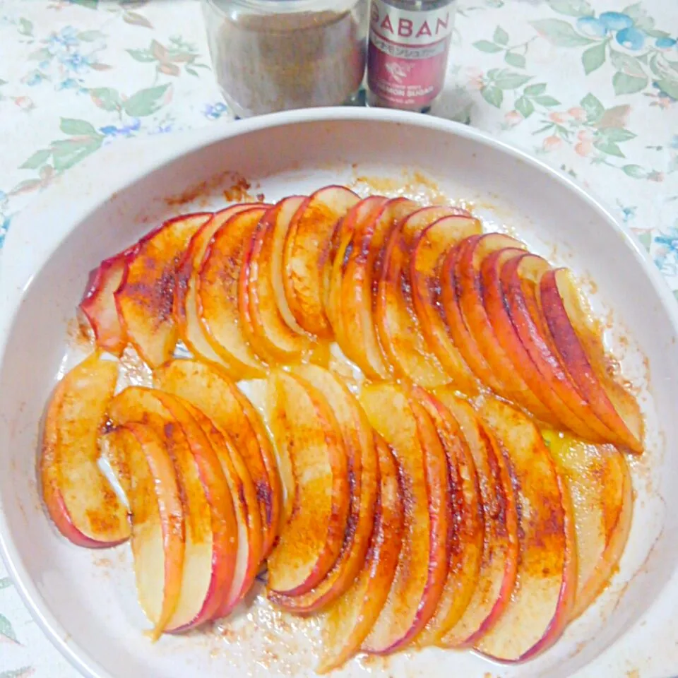 ベイクドアップル🍎Baked apple|うたかた。さん