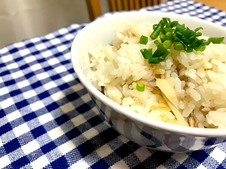 ゴボウとツナの炊き込みご飯🍚|えいぽんさん