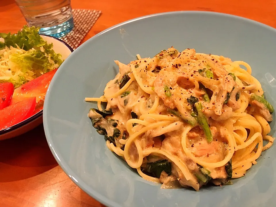 11/30 夕飯♪ ツナとほうれん草の豆乳クリームパスタ サラダ|ikukoさん