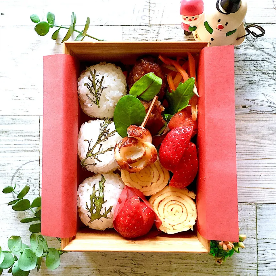 Snapdishの料理写真:ムスメ弁当🍙

とちおとめ🍓|usakoさん