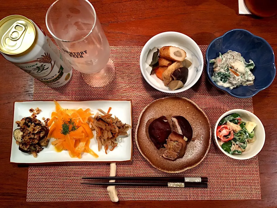 Snapdishの料理写真:今日の晩ご飯 宮崎野菜セレクト
・しいたけの肉詰め
・ほうれん草の白和え
・きんぴら、キャロットラペ、ナス味噌
・根菜の炊いたん
・ピーマンとツナのマヨ和え|kahorisさん