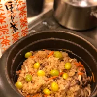 Snapdishの料理写真:ほうじ茶🍵と秋の味覚の炊き込みご飯|hiroさん