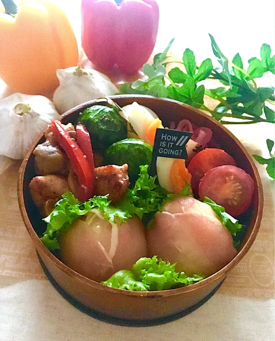 🌿鶏むね肉と野菜のグリル🌿生ハムおにぎり🌿芽キャベツ|♡Shïmákö♡さん