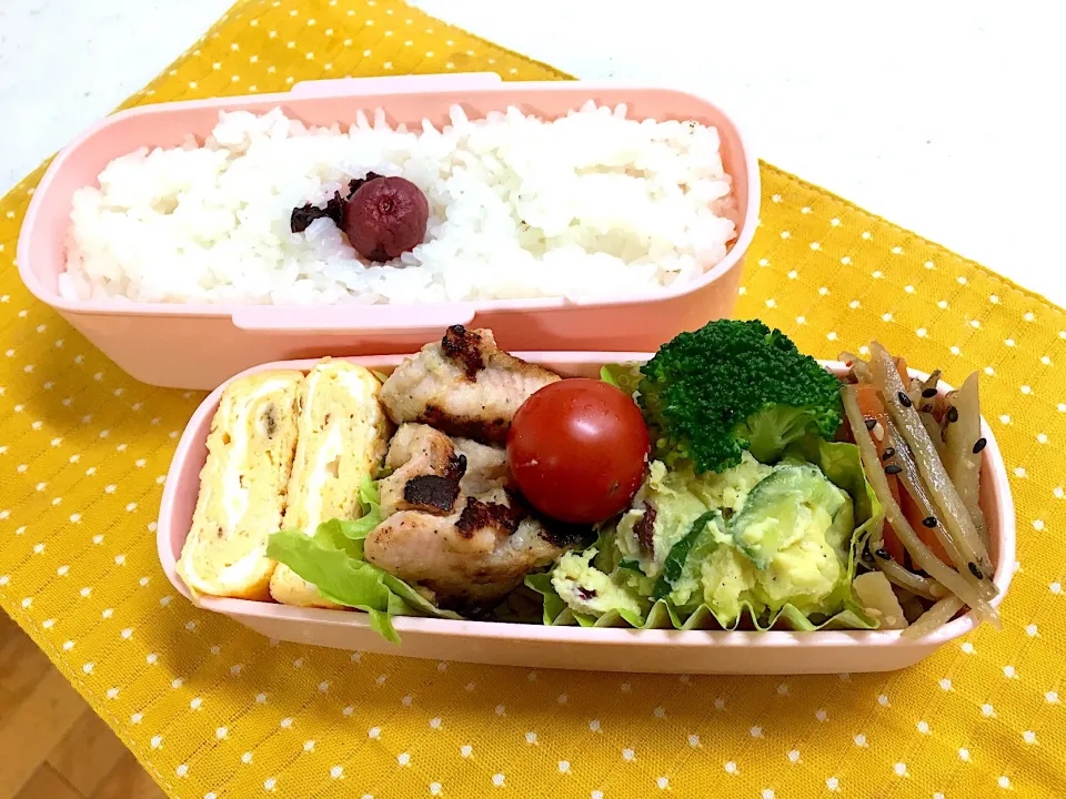 今日のお弁当🍱
生鮭のソテー✨|くっきいさん